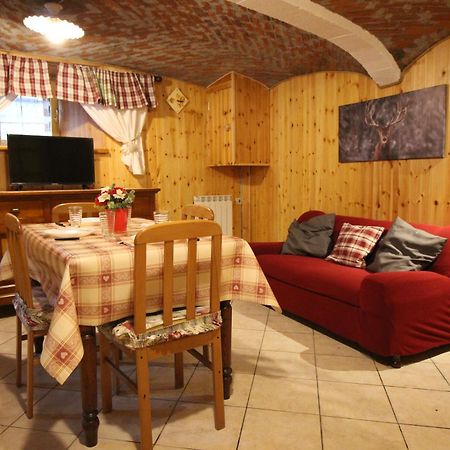 Appartement L'Ermellino Bilocale In Centro - Affitti Brevi Italia à Brusson Extérieur photo