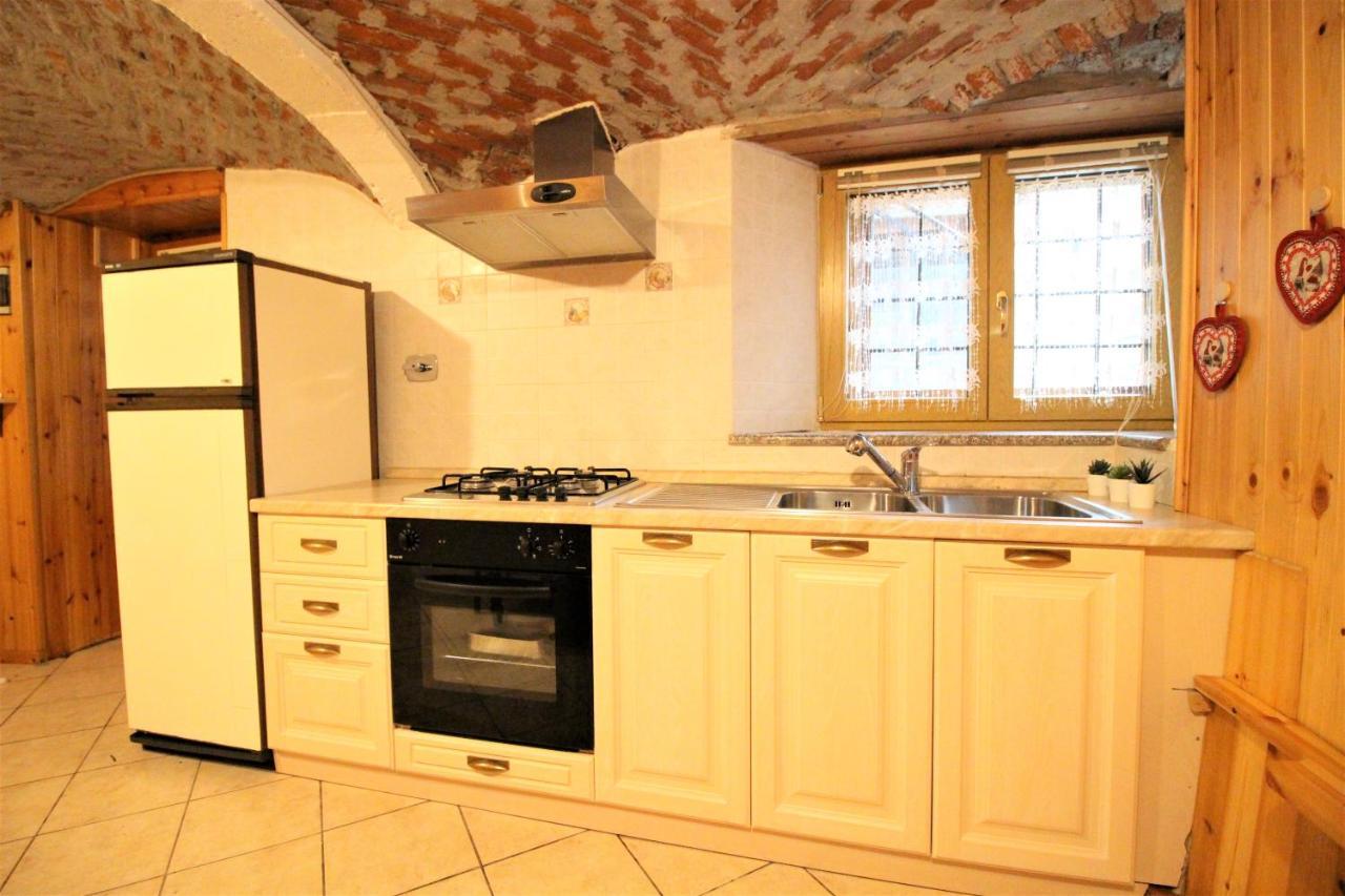 Appartement L'Ermellino Bilocale In Centro - Affitti Brevi Italia à Brusson Extérieur photo